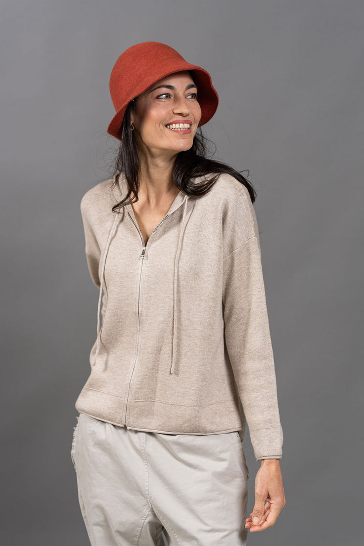 קרדיגן אלון  9600 | אבן