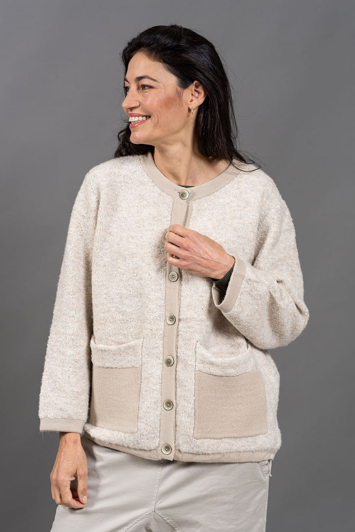 קרדיגן רונה 1253 | אבן