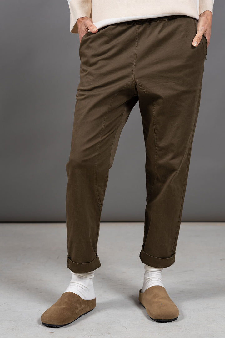 מכנסי דניאלה 1108 | זית כהה